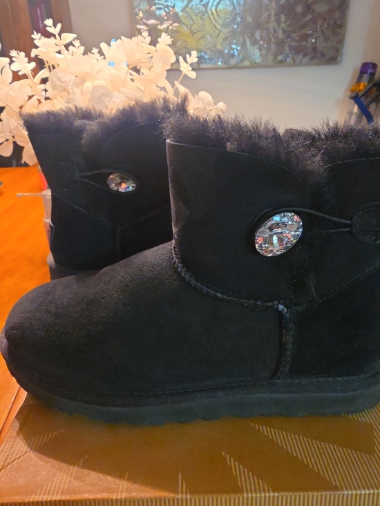 UGG Shoes - UGG Mini Bailey Button Bling Womens Boots Black Suede Sherpa 7 EUC Read